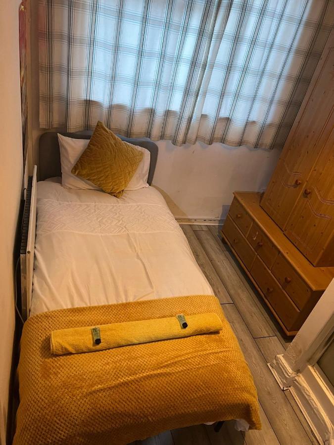 Indulge Hockley Hotel - With Free Front Parking - 10 Min Drive To Birmingham City Centre Bull Ring, Grand Central, Tesco Superstore, Primark & Commonwealth Games Buitenkant foto