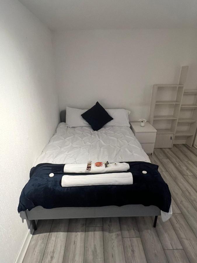 Indulge Hockley Hotel - With Free Front Parking - 10 Min Drive To Birmingham City Centre Bull Ring, Grand Central, Tesco Superstore, Primark & Commonwealth Games Buitenkant foto